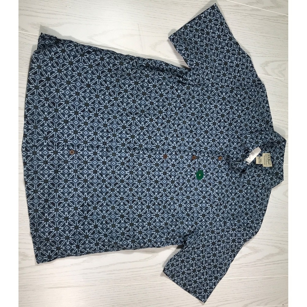 LL Bean Button Up Camp Shirt Men Medium Short Sleeve Mariner Geo Print Blue New